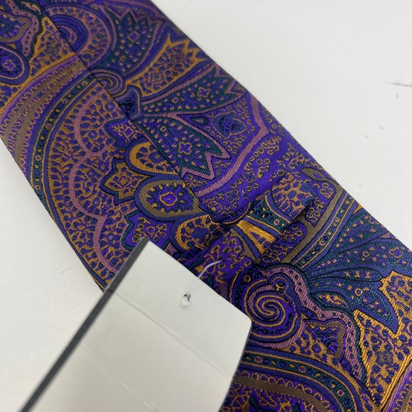 Trafalgar Men's 100% Silk Paisley Necktie Purple Gold Luxury - Picture 10 of 12